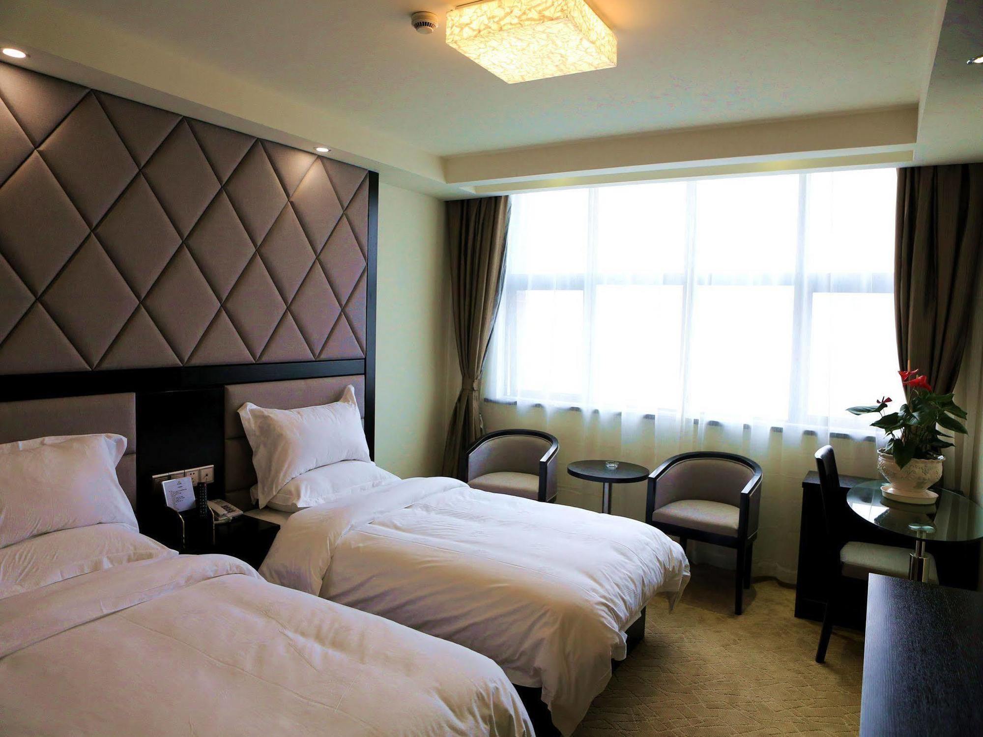 Hotel Country Inn&suites By Radisson, Pvg 4*